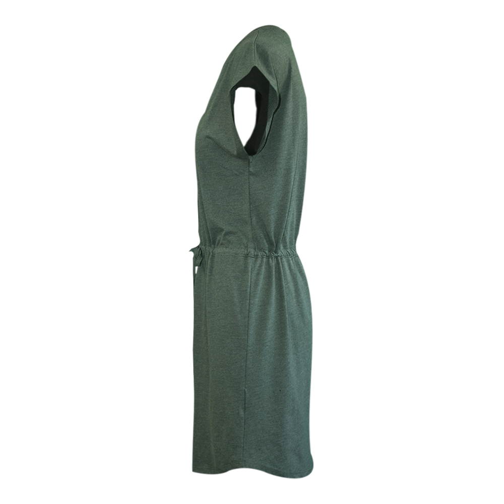 Weibliches Model mit CAMPS BAY Jerseykleid in Balsam Green Melange