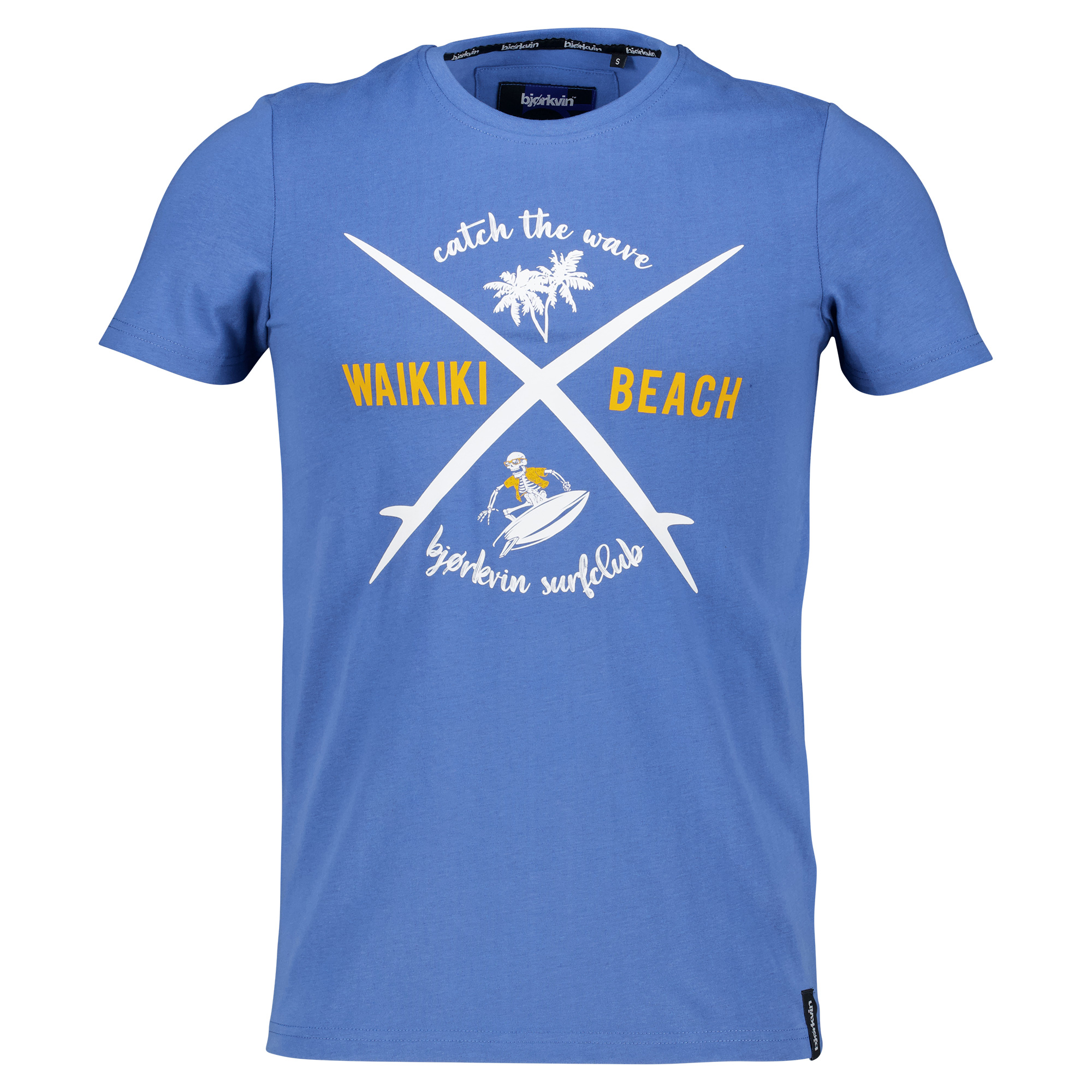 Männliches Model mit Björkvin T-Shirt in Dutch Blue