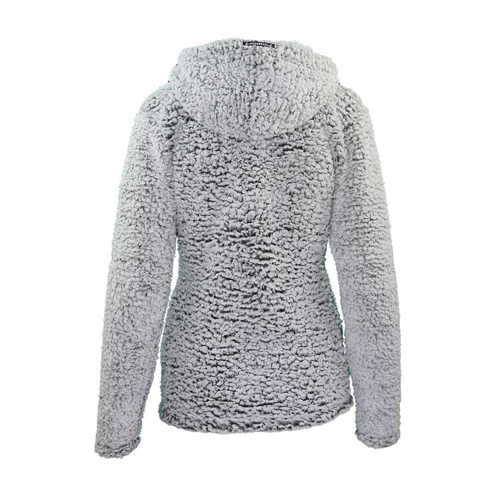 Weibliches Model mit ANKERBRAUT Teddyfleece-Jacke in India Ink