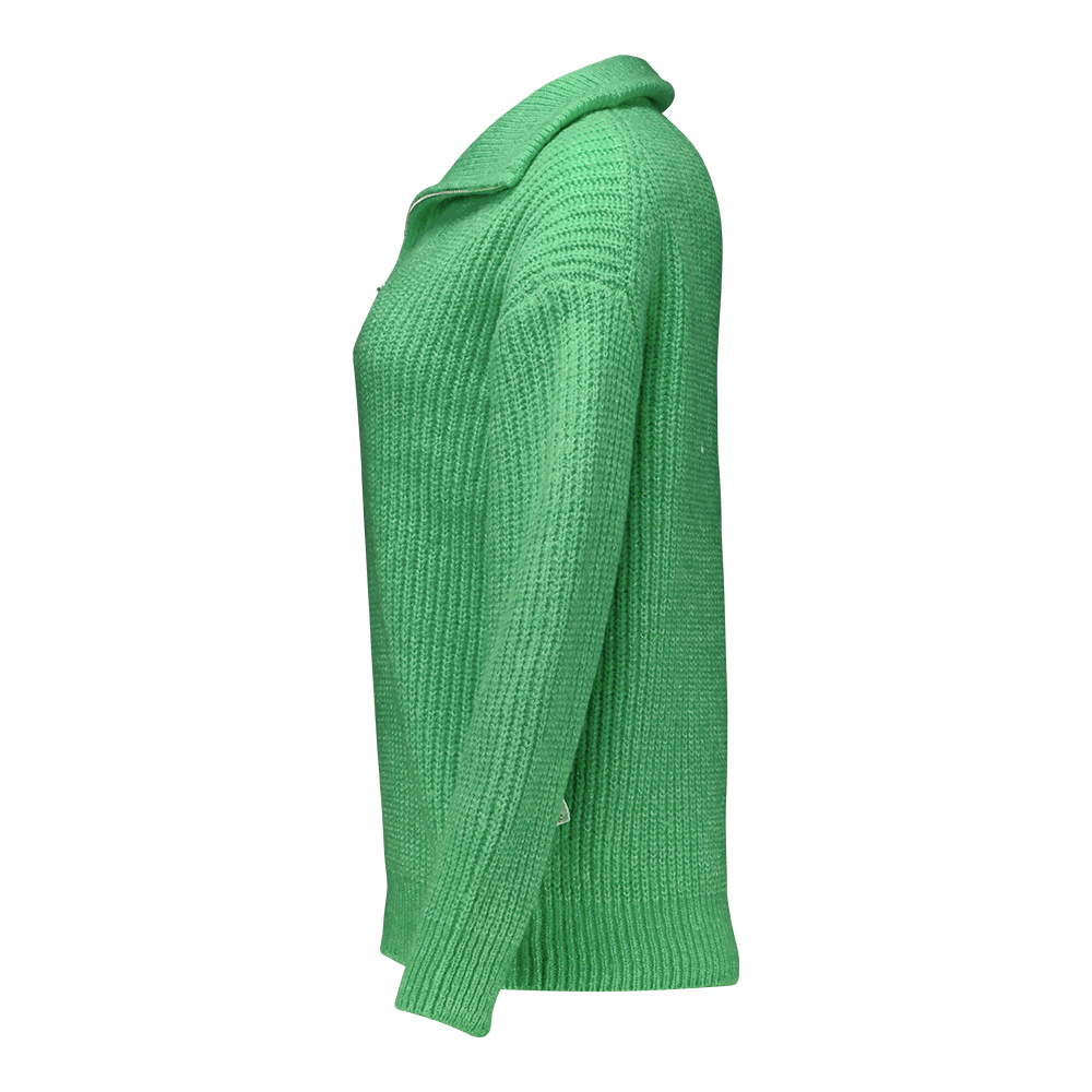 Weibliches Model mit Rock your Day Pullover in Vibrant Green