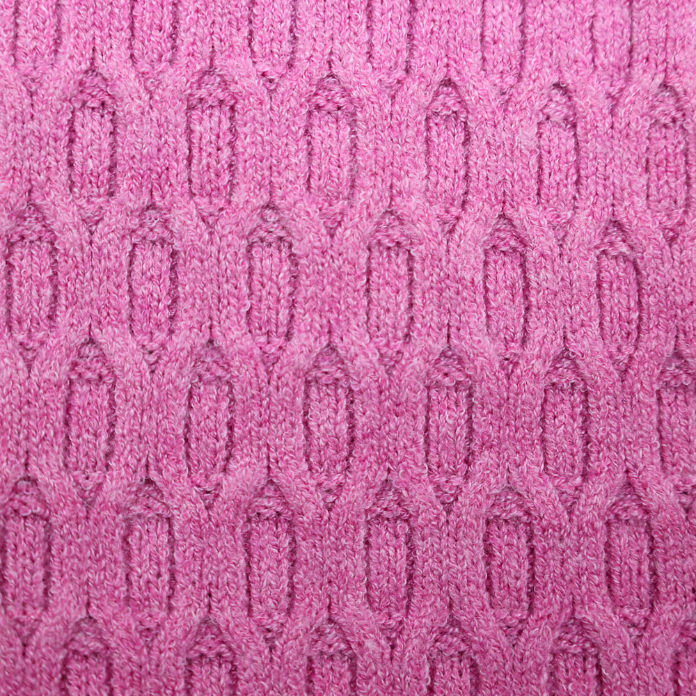 Weibliches Model mit CAMPS BAY Strickjacke in Cyclamen Melange