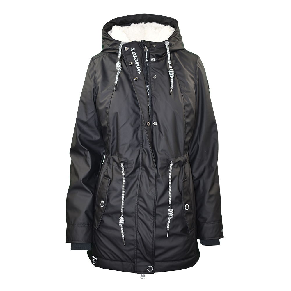 Weibliches Model mit ANKERBRAUT Wetterjacke in Schwarz