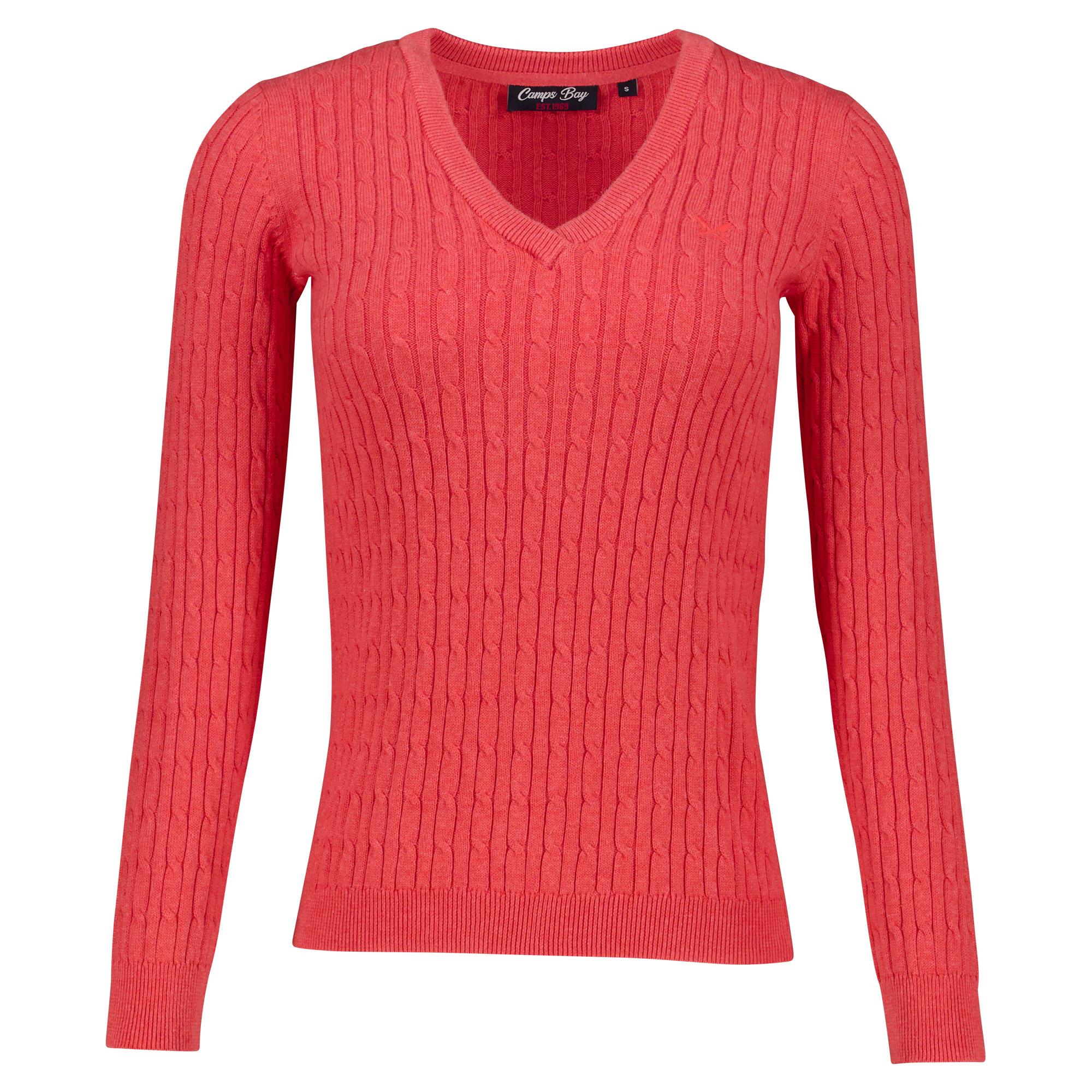 Weibliches Model mit CAMPS BAY Pullover in Red