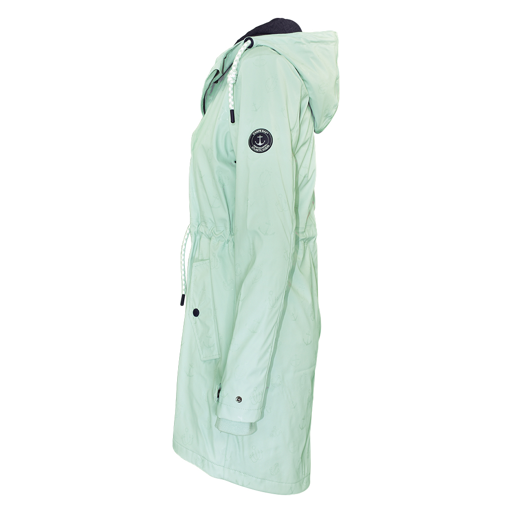 Weibliches Model mit CAMPS BAY Regenjacke in Harbour Grey