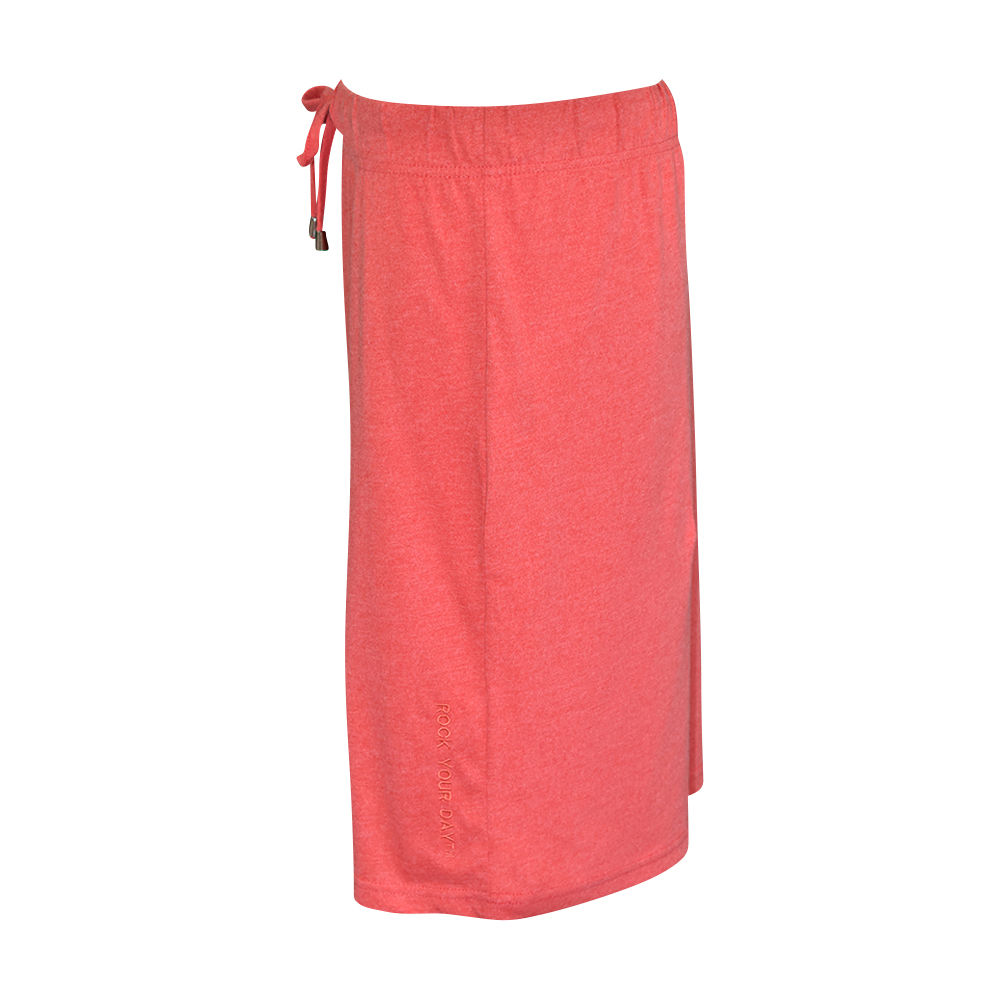 Weibliches Model mit Rock Your Day Jerseyrock in Mars Red Melange