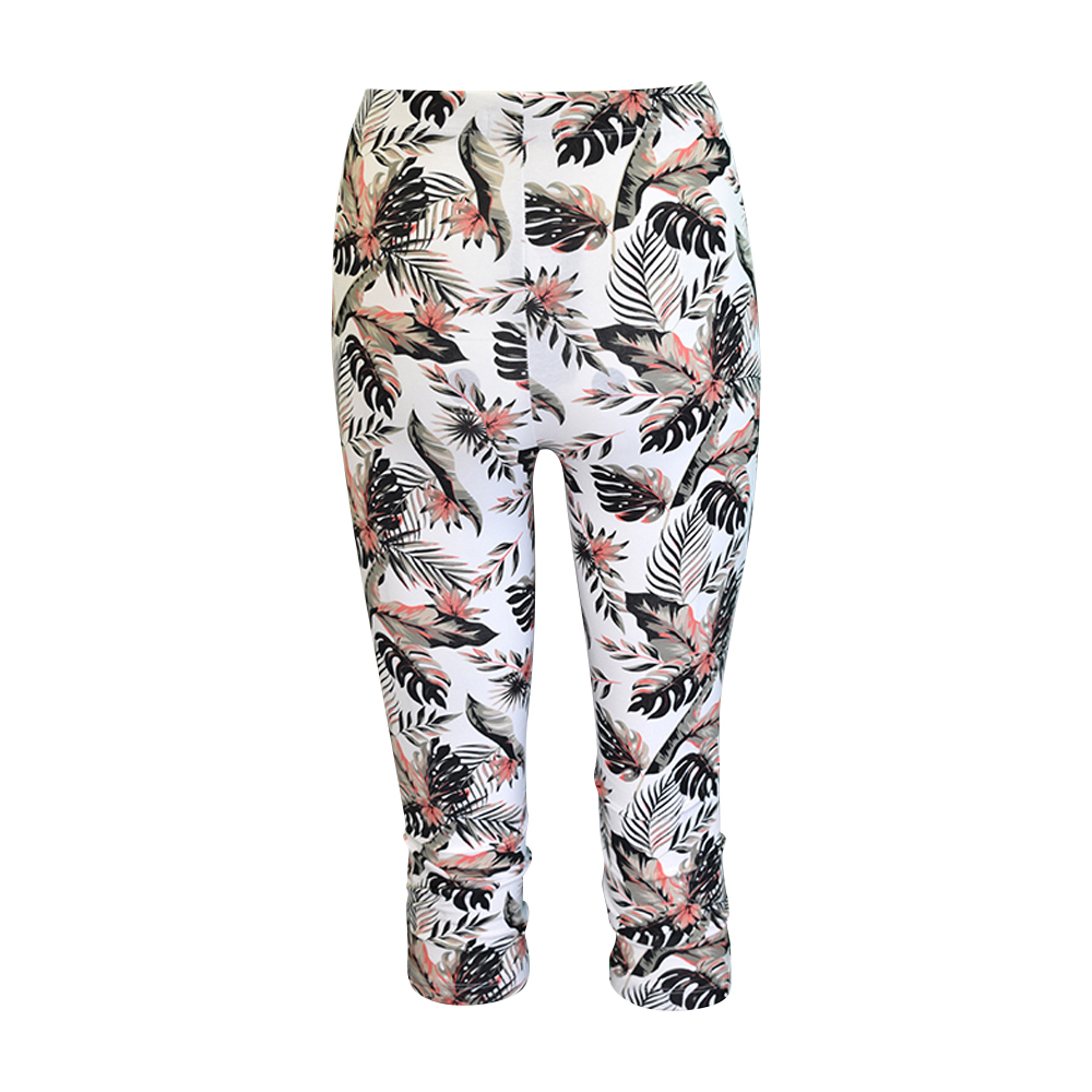 Weibliches Model mit CAMPS BAY Leggins in Fusion Coral