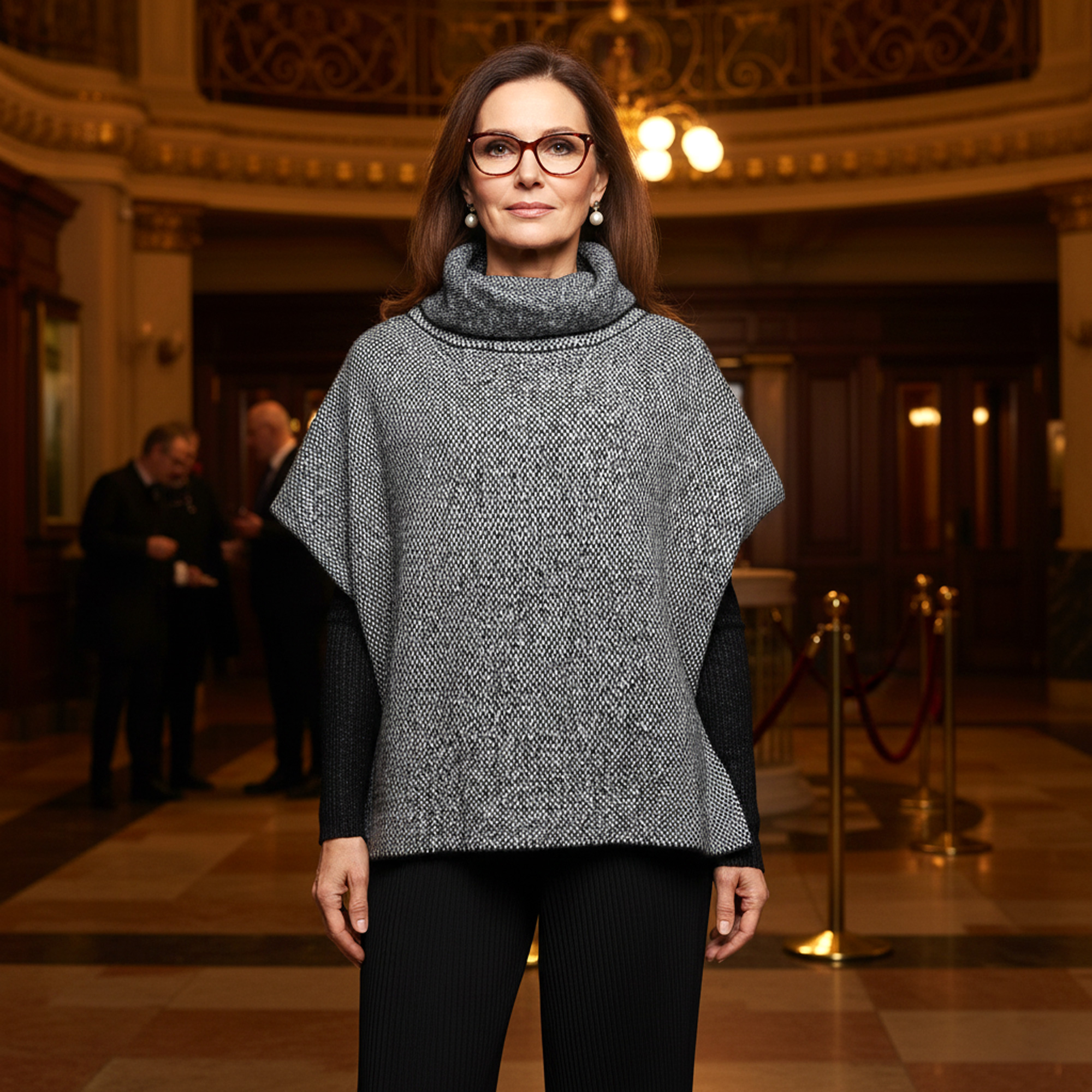 Weibliches Model mit CAMPS BAY Poncho 