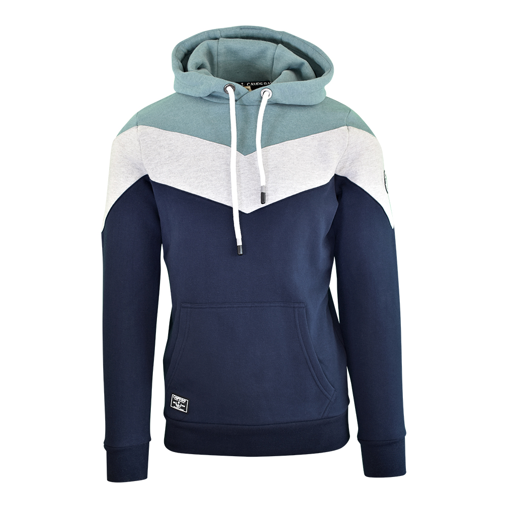 Männliches Model mit CAMPS BAY Hoodie 