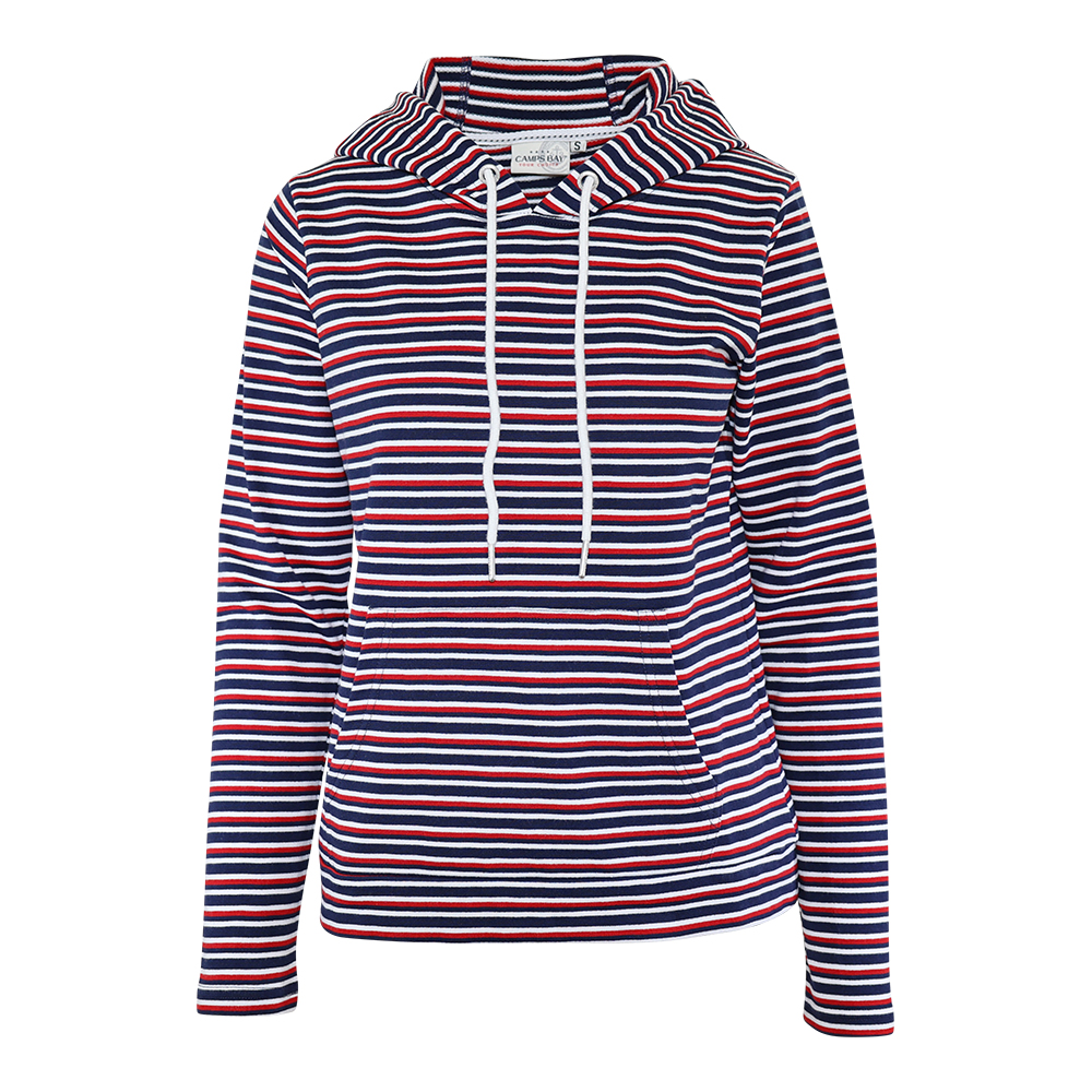 Weibliches Model mit CAMPS BAY Hoodie in Rot gestreift