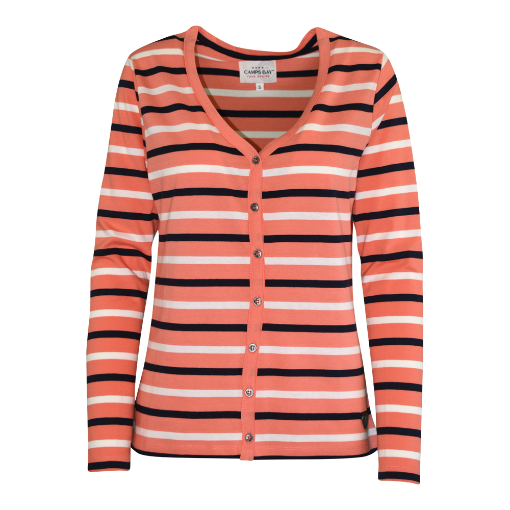 Weibliches Model mit CAMPS BAY Langarmshirt in Fusion Coral - Night Sky - Cloud Dancer