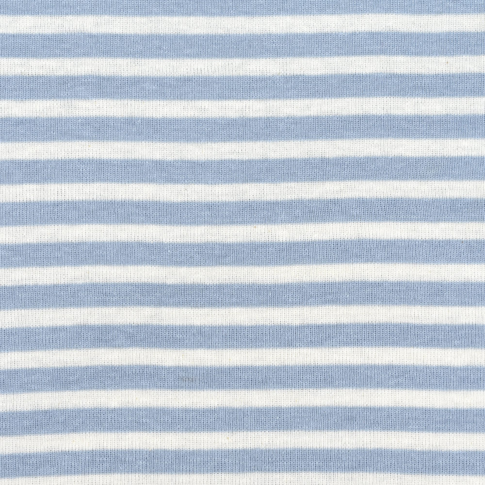 Weibliches Model mit CAMPS BAY T-Shirt in Blue Fog