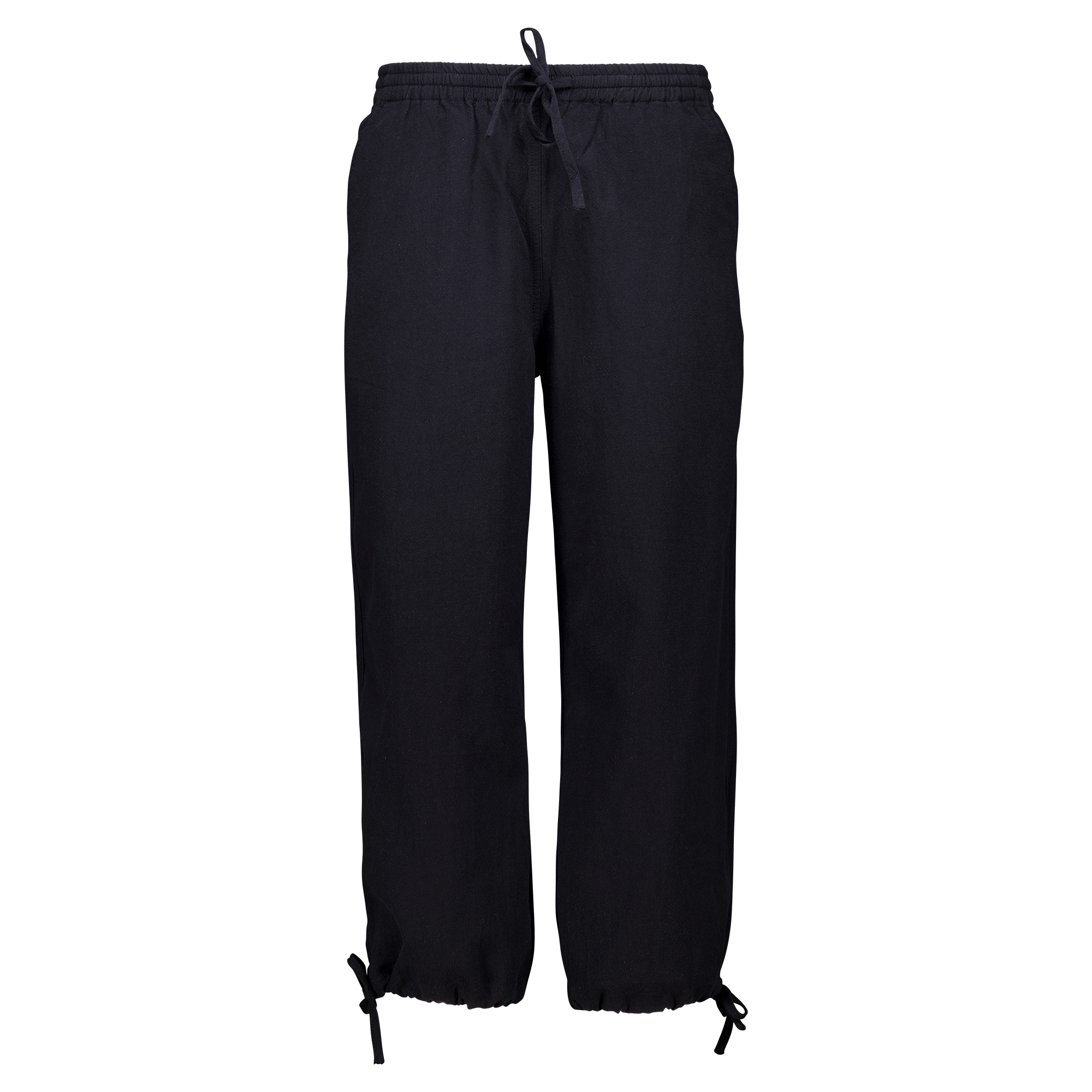 Weibliches Model mit CAMPS BAY Sommerhose in Schwarz