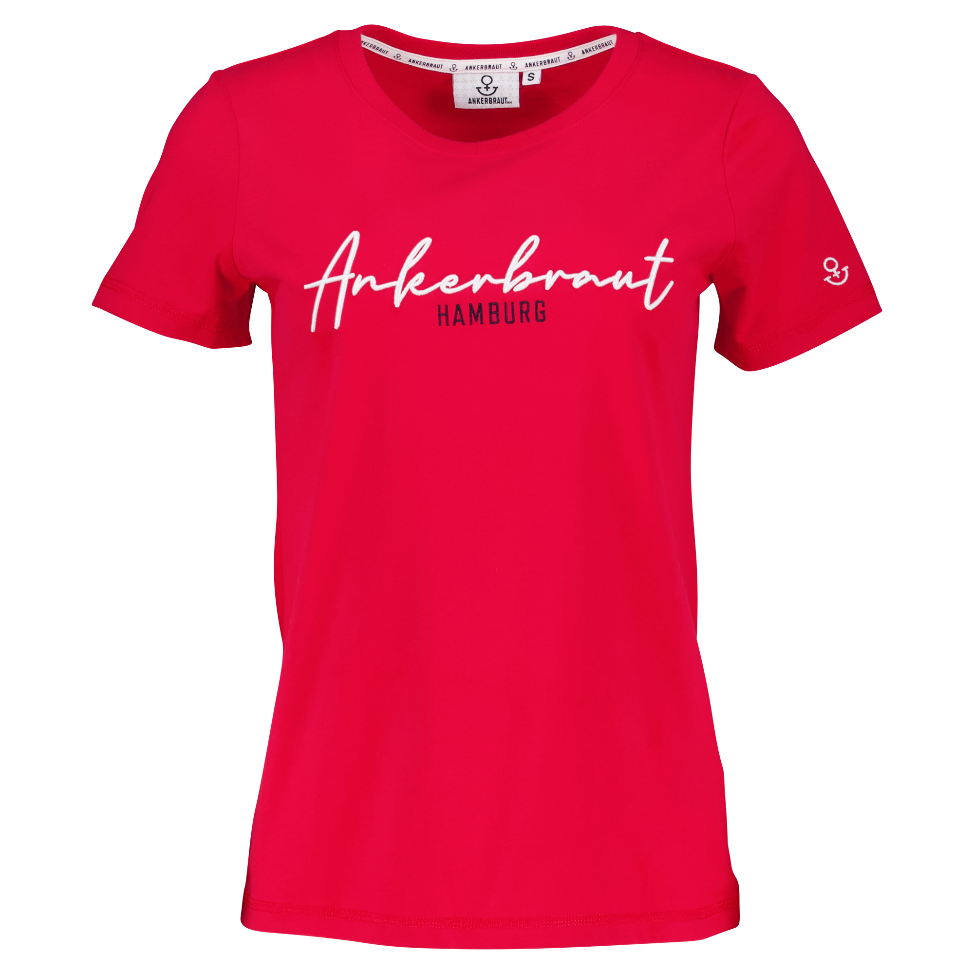 Weibliches Model mit ANKERBRAUT T-Shirt in Ski Patrol