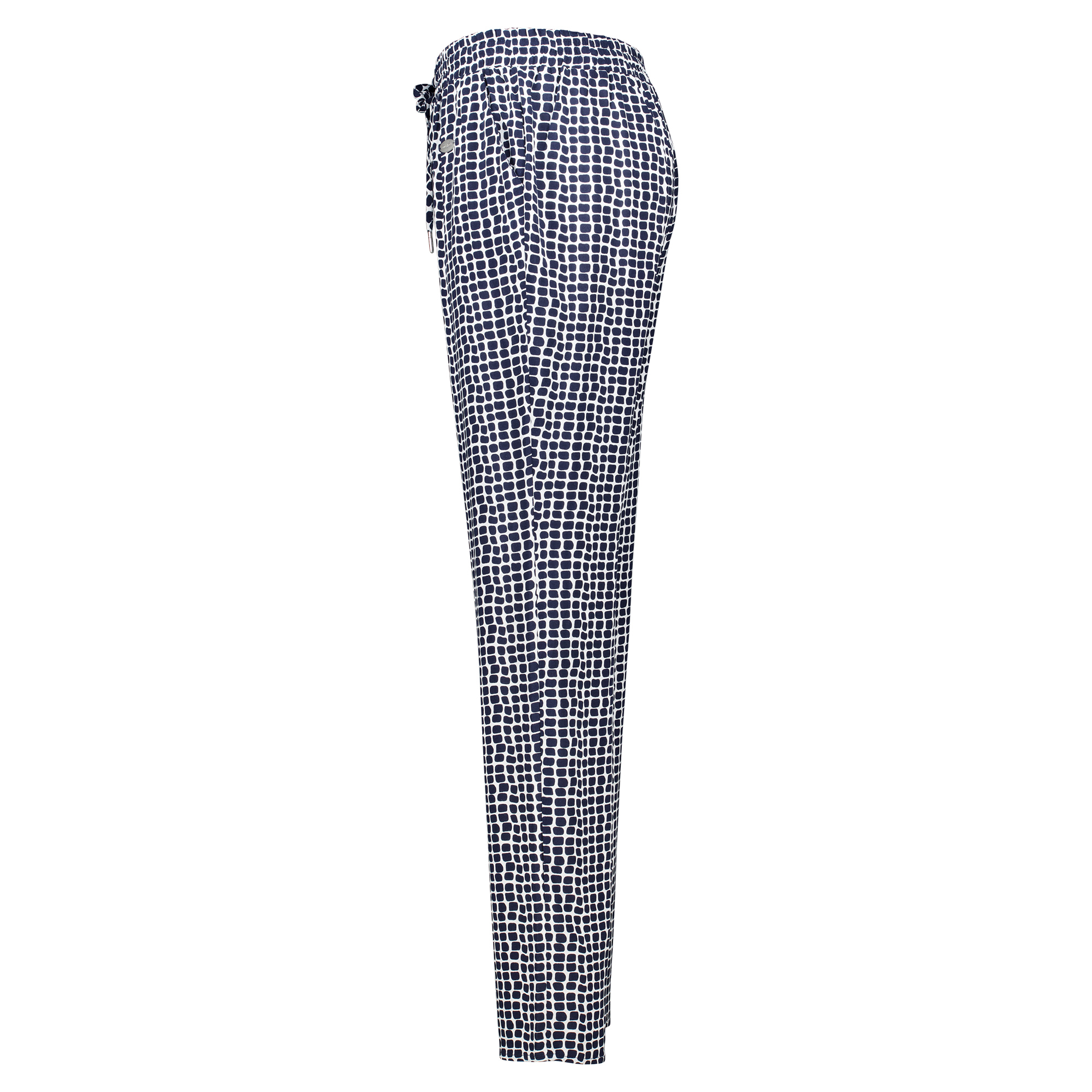 Weibliches Model mit CAMPS BAY Hose 