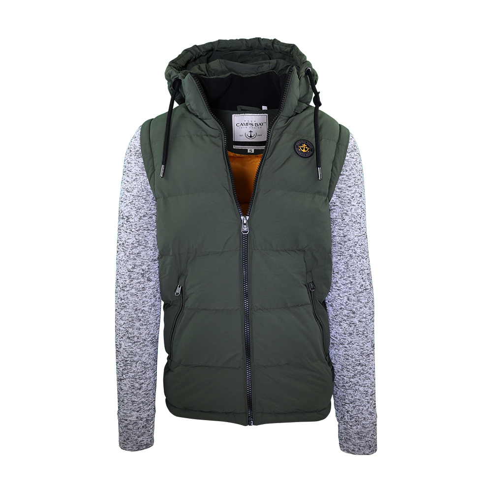 Männliches Model mit CAMPS BAY Westenjacke 