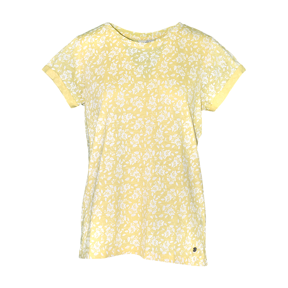 Weibliches Model mit CAMPS BAY Shirt in Pale Banana