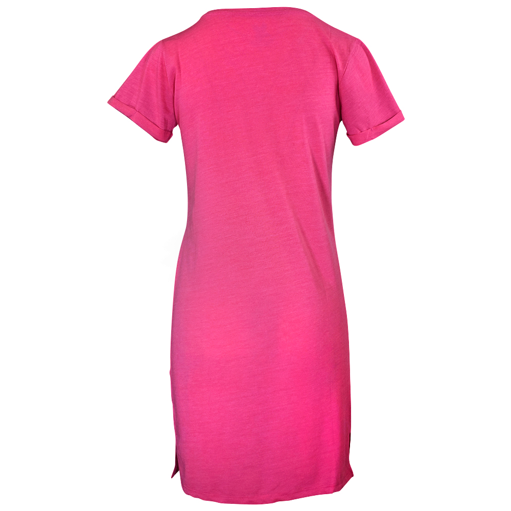 Weibliches Model mit Rock Your Day T-Shirt-Kleid in Pink Flambé Melange