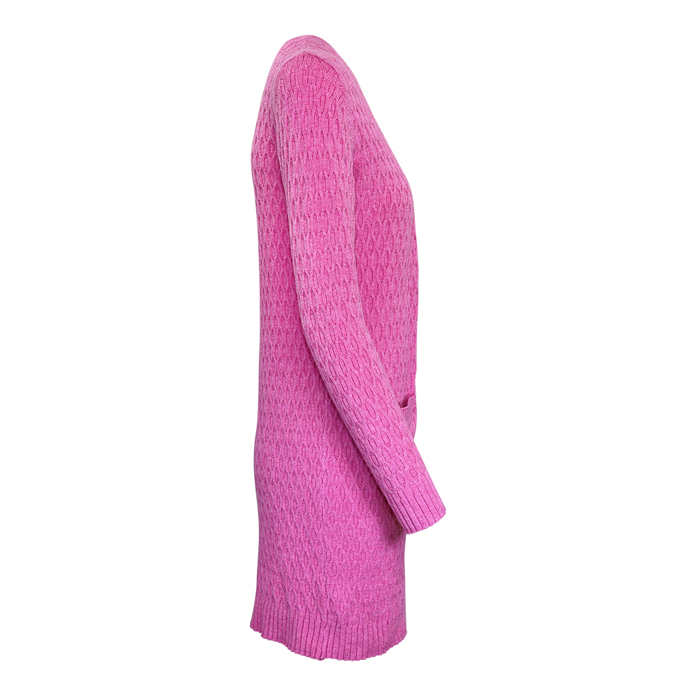 Weibliches Model mit CAMPS BAY Strickjacke in Cyclamen Melange
