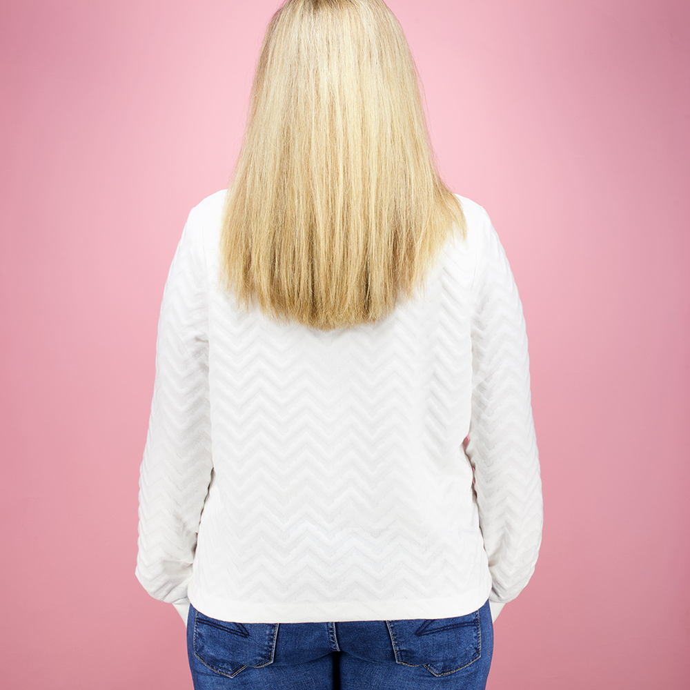 Weibliches Model mit CAMPS BAY Sweatjacke 