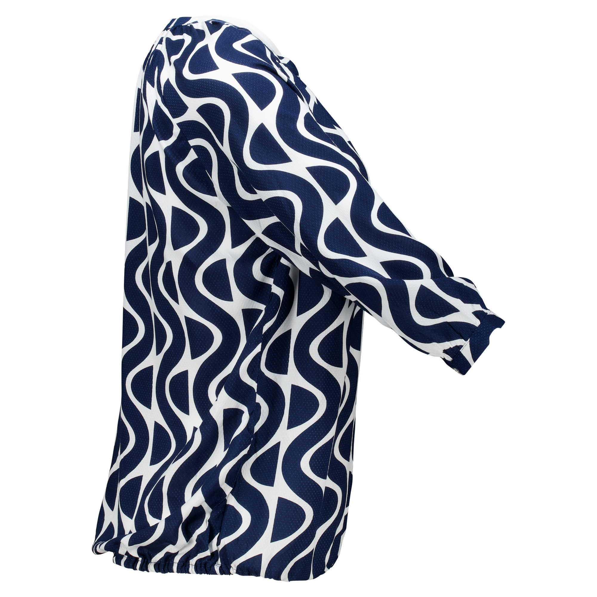Weibliches Model mit CAMPS BAY Bluse 