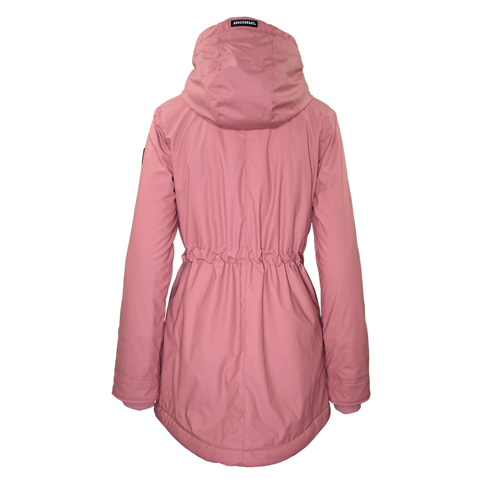 Weibliches Model mit ANKERBRAUT Wetterjacke in Dusty Rose
