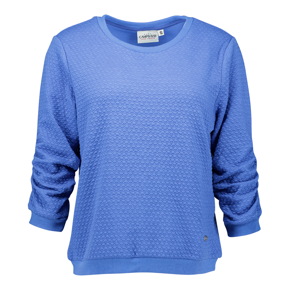 Weibliches Model mit CAMPS BAY Shirt 