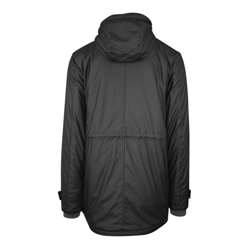 Männliches Model mit CAMPS BAY Wetterjacke in Schwarz
