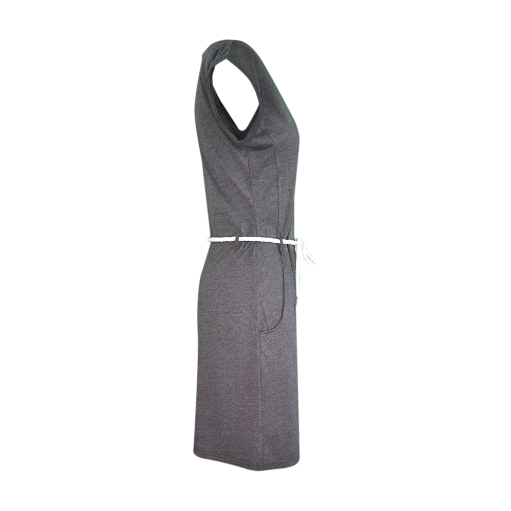 Weibliches Model mit ANKERBRAUT Jerseykleid in Anthrazit Melange