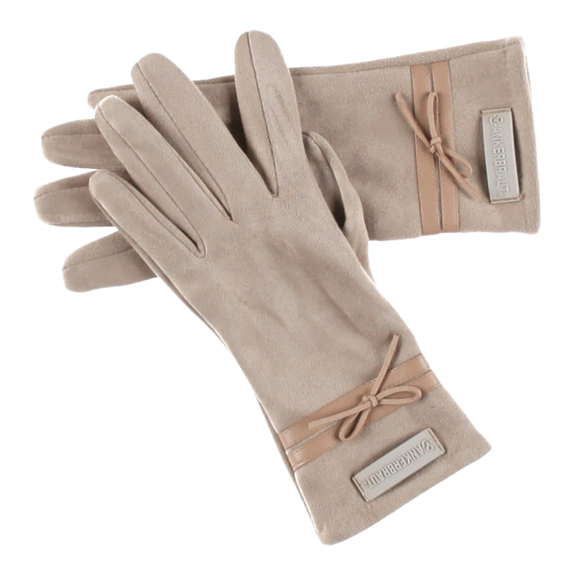 Weibliches Model mit ANKERBRAUT Handschuhe in Beige