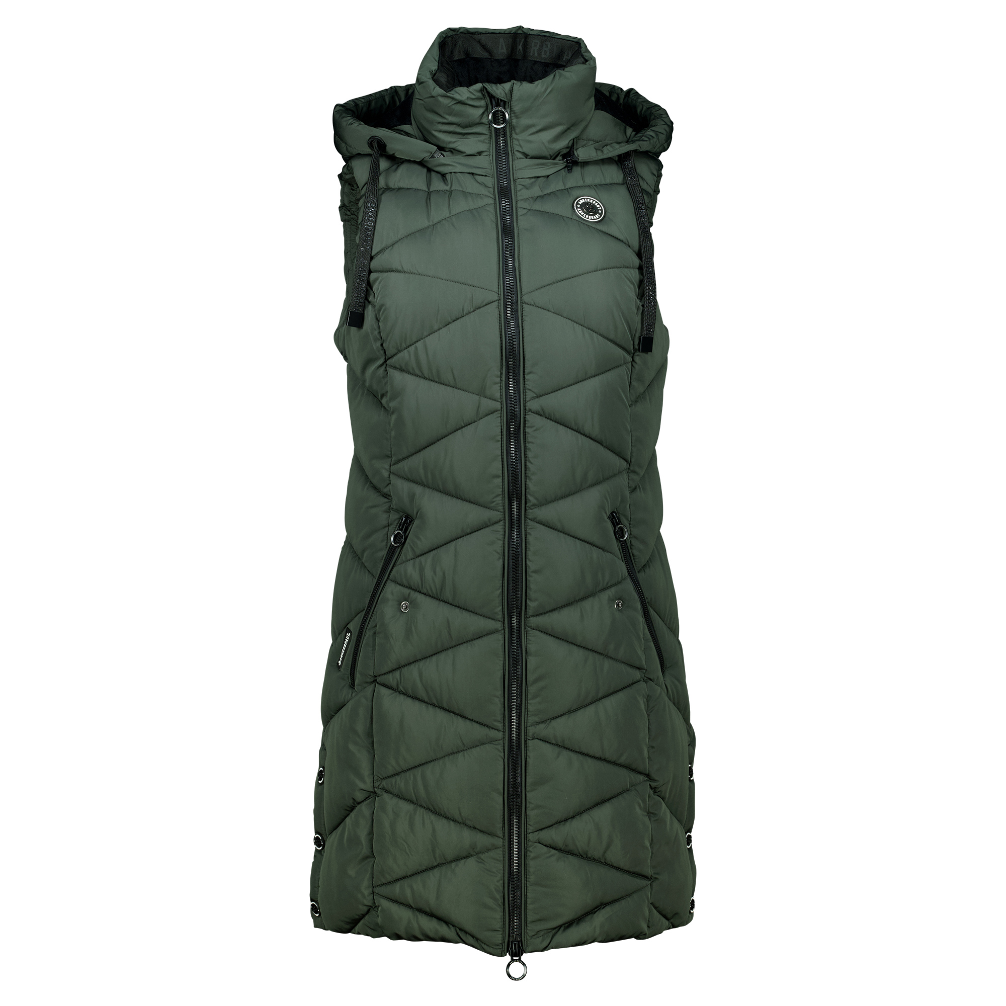 Weibliches Model mit ANKERBRAUT Long-Weste in Dark Olive