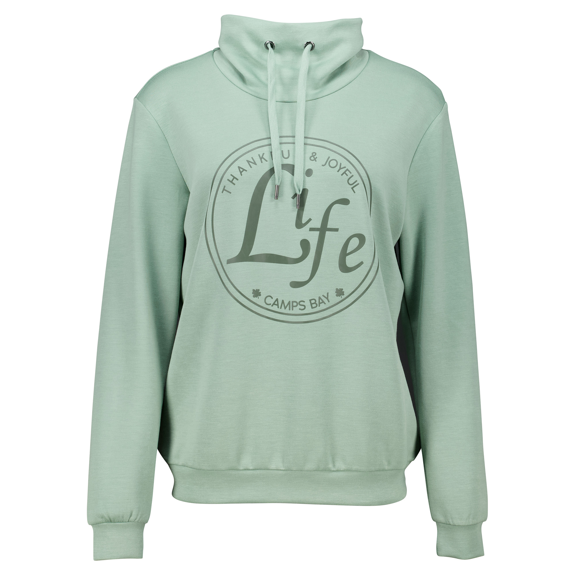 Weibliches Model mit CAMPS BAY Hoodie in Mineral Green