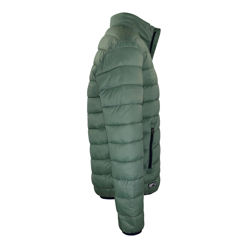 Männliches Model mit CAMPS BAY Stepp-Jacke in Sea Spray