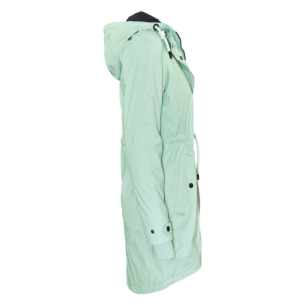 Weibliches Model mit CAMPS BAY Regenjacke in Harbour Grey
