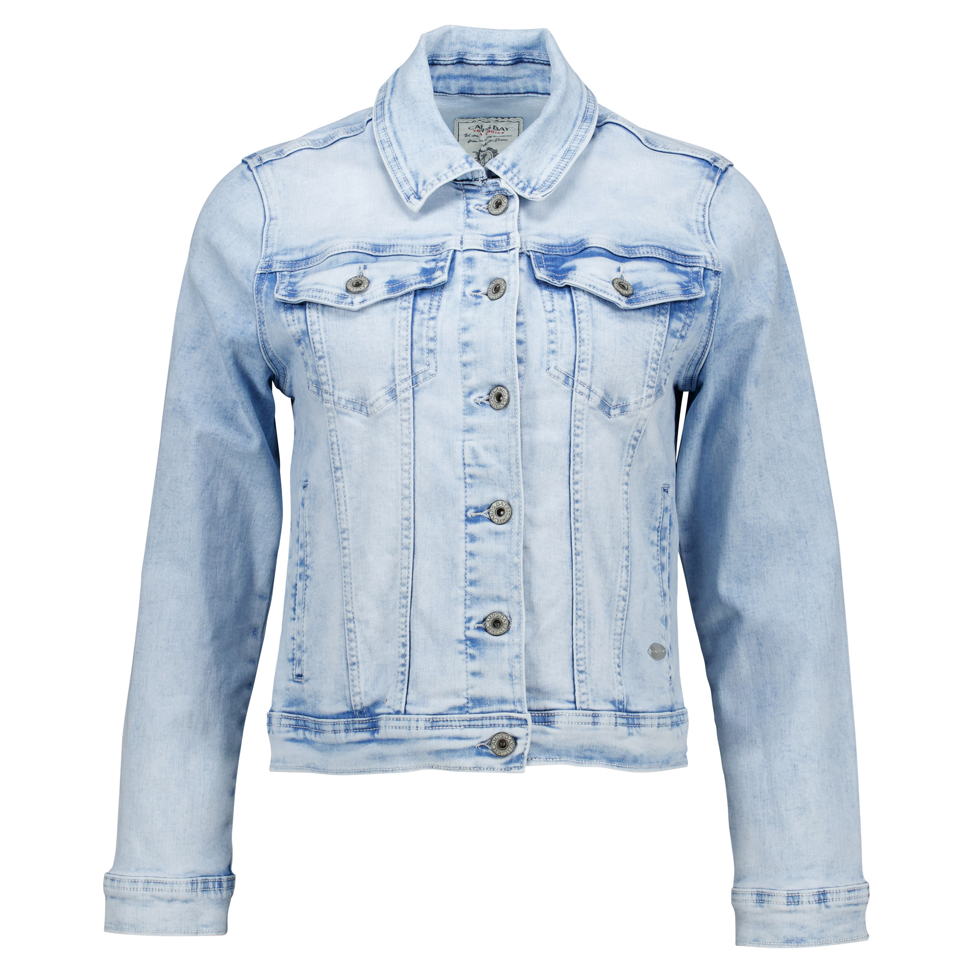 Weibliches Model mit CAMPS BAY Jeansjacke in Lightblue