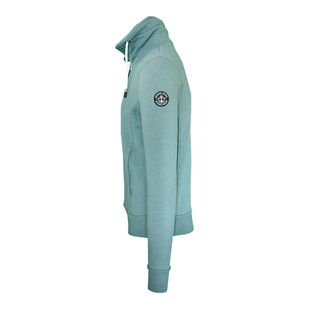Männliches Model mit CAMPS BAY Sweatjacke in North Atlantic Melange