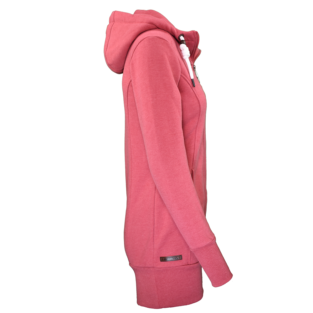 Weibliches Model mit ANKERBRAUT Long Sweatjacke in Red Melange