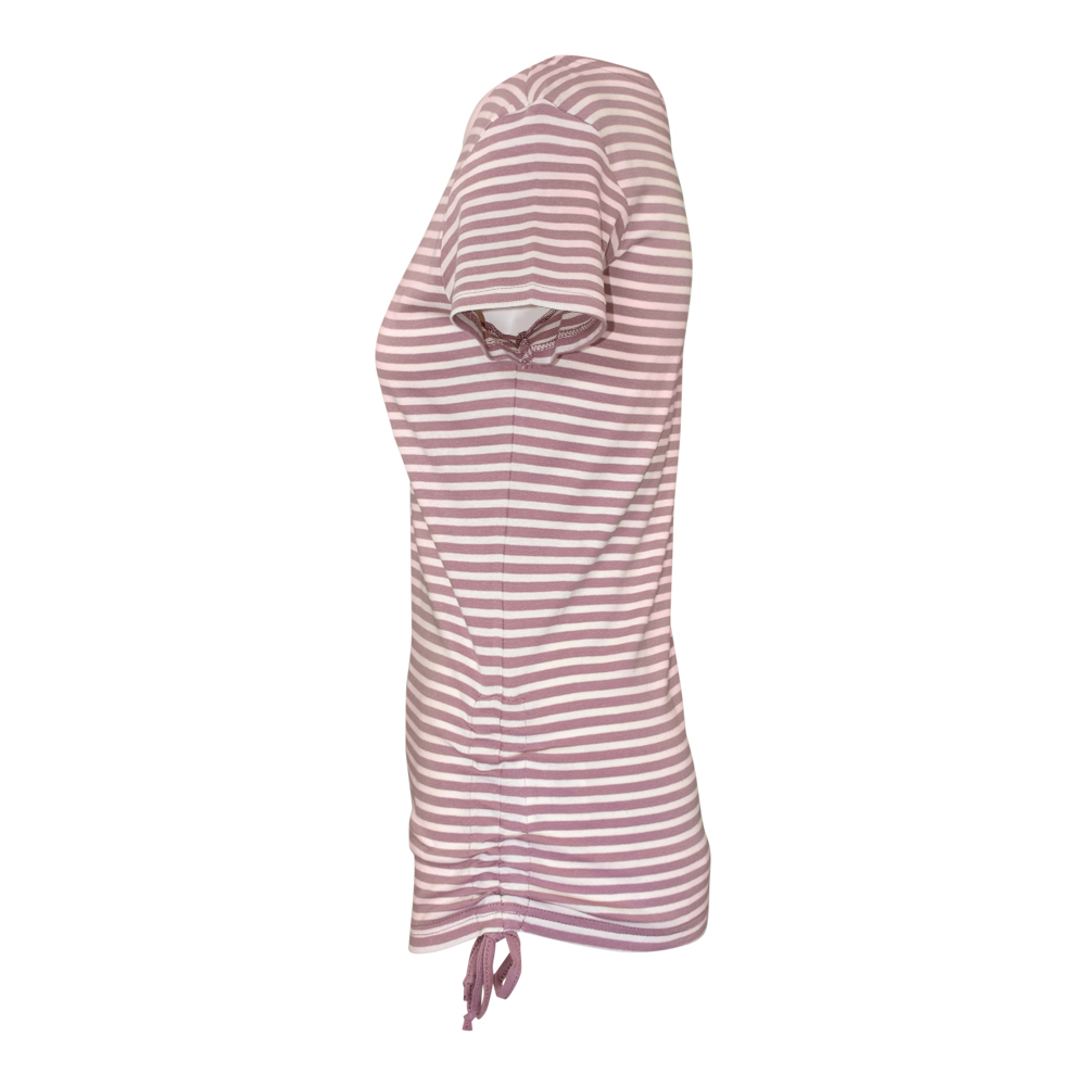 Weibliches Model mit CAMPS BAY T-Shirt in Oldrose