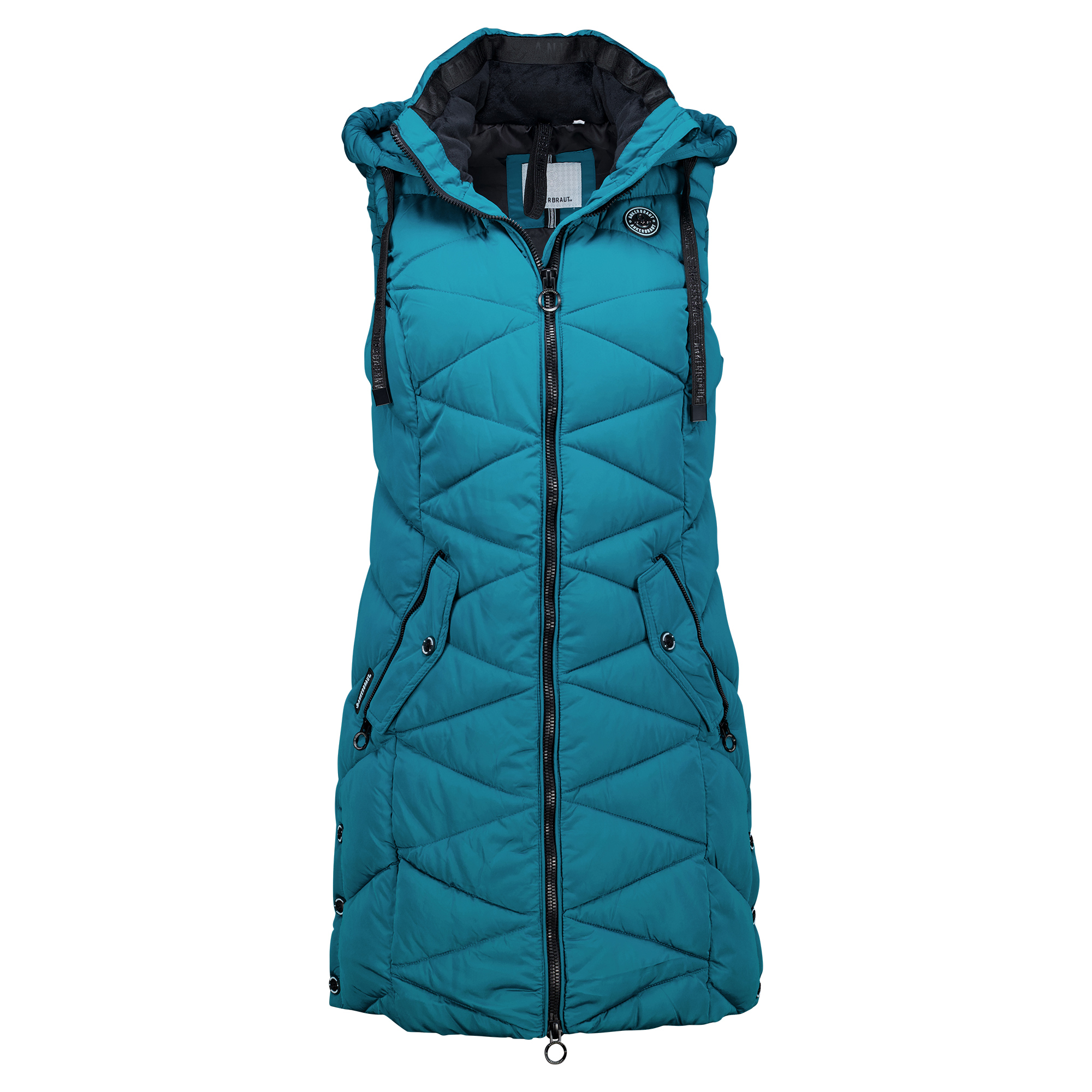 Weibliches Model mit ANKERBRAUT Long-Weste in Petrol