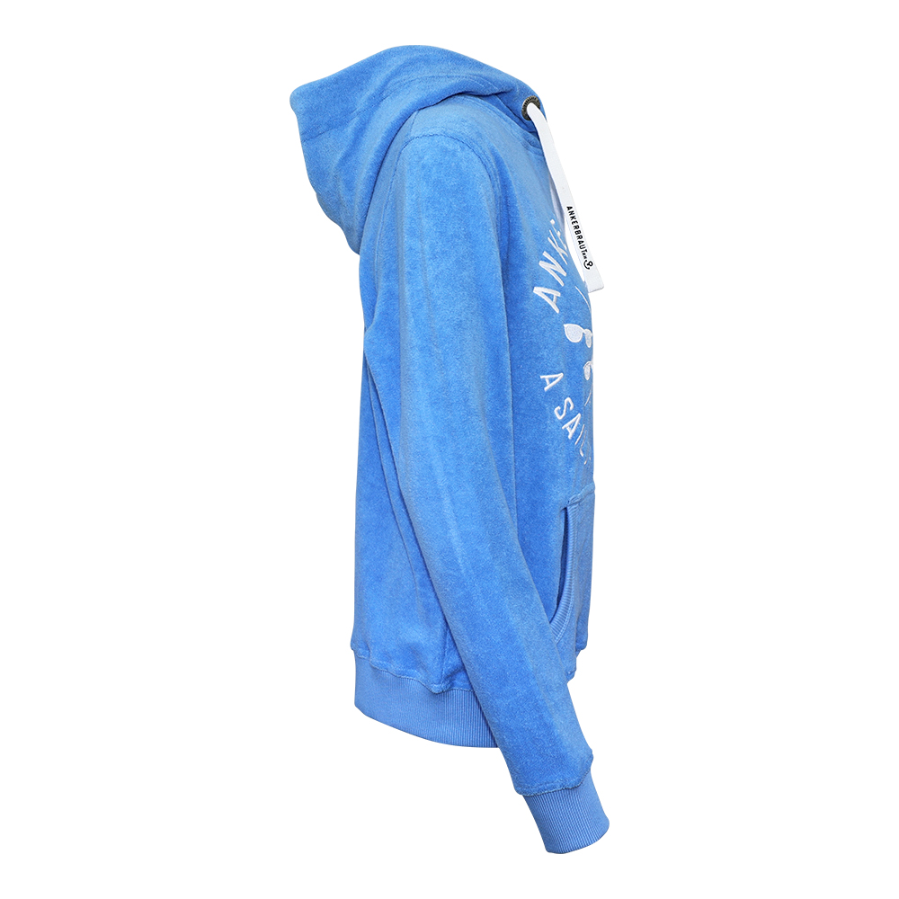 ANKERBRAUT Frottee-Hoodie "Warum auf später warten?" Weibliches Model mit ANKERBRAUT Frottee-Hoodie in Provance