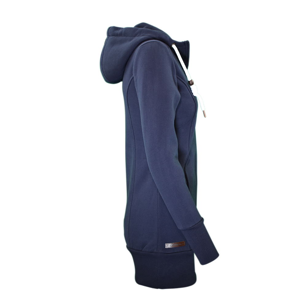Weibliches Model mit ANKERBRAUT Long Sweatjacke in Total Eclipse Melange 