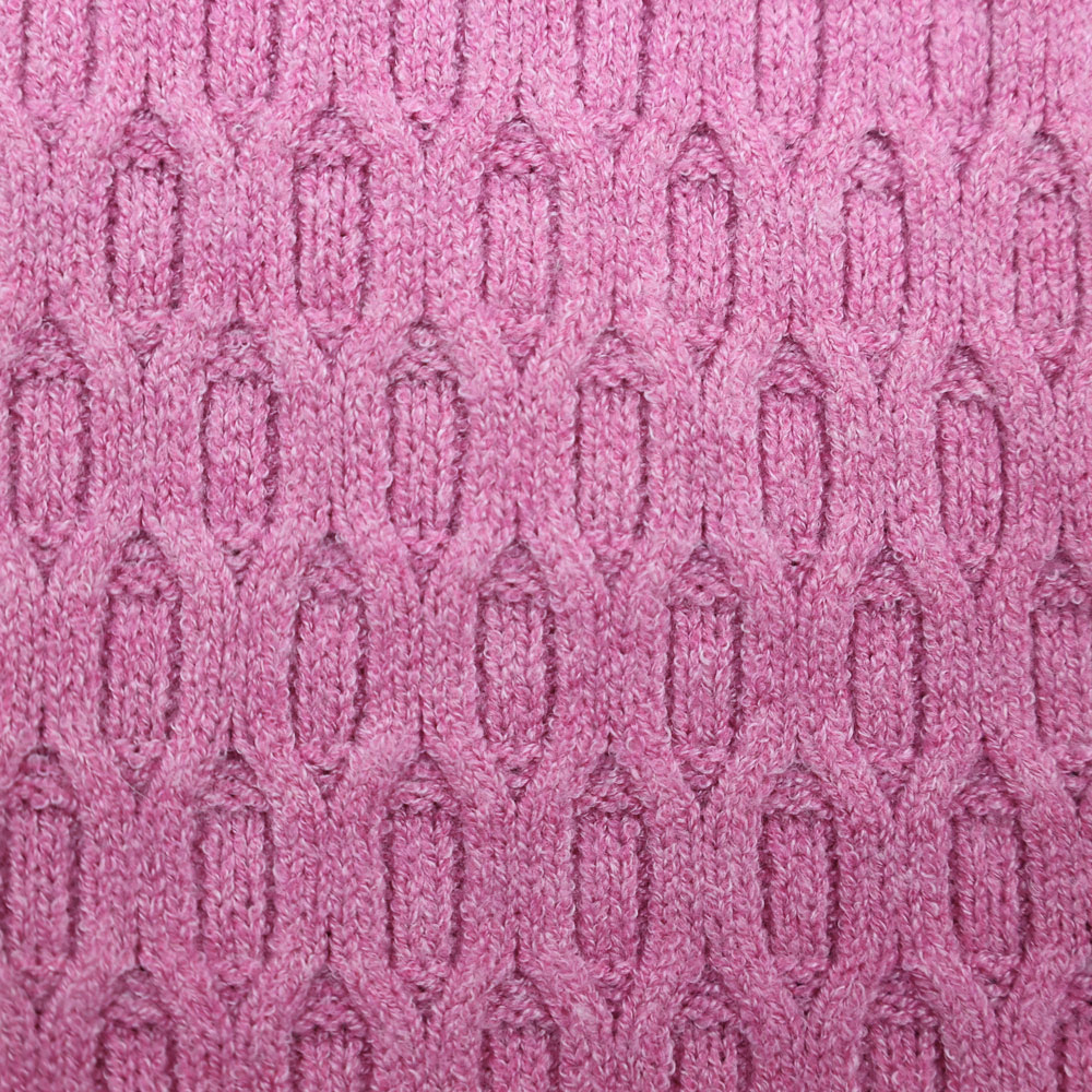 Weibliches Model mit CAMPS BAY Strickpullover in Cyclamen Melange