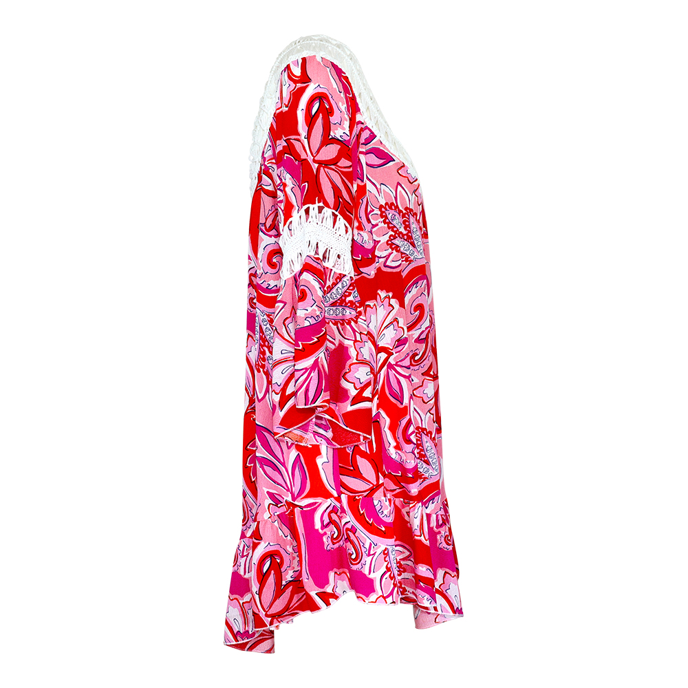 Weibliches Model mit CAMPS BAY Bluse in Pink Div.