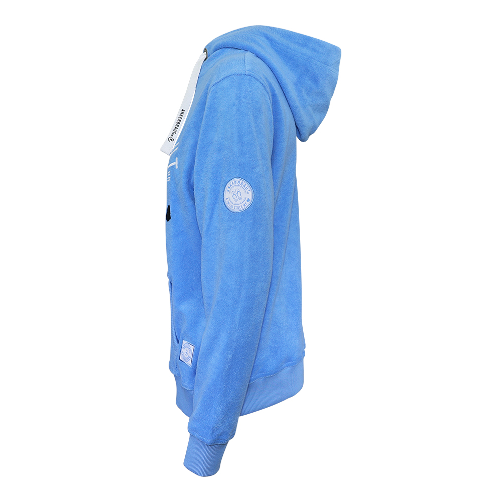 ANKERBRAUT Frottee-Hoodie "Warum auf später warten?" Weibliches Model mit ANKERBRAUT Frottee-Hoodie in Provance