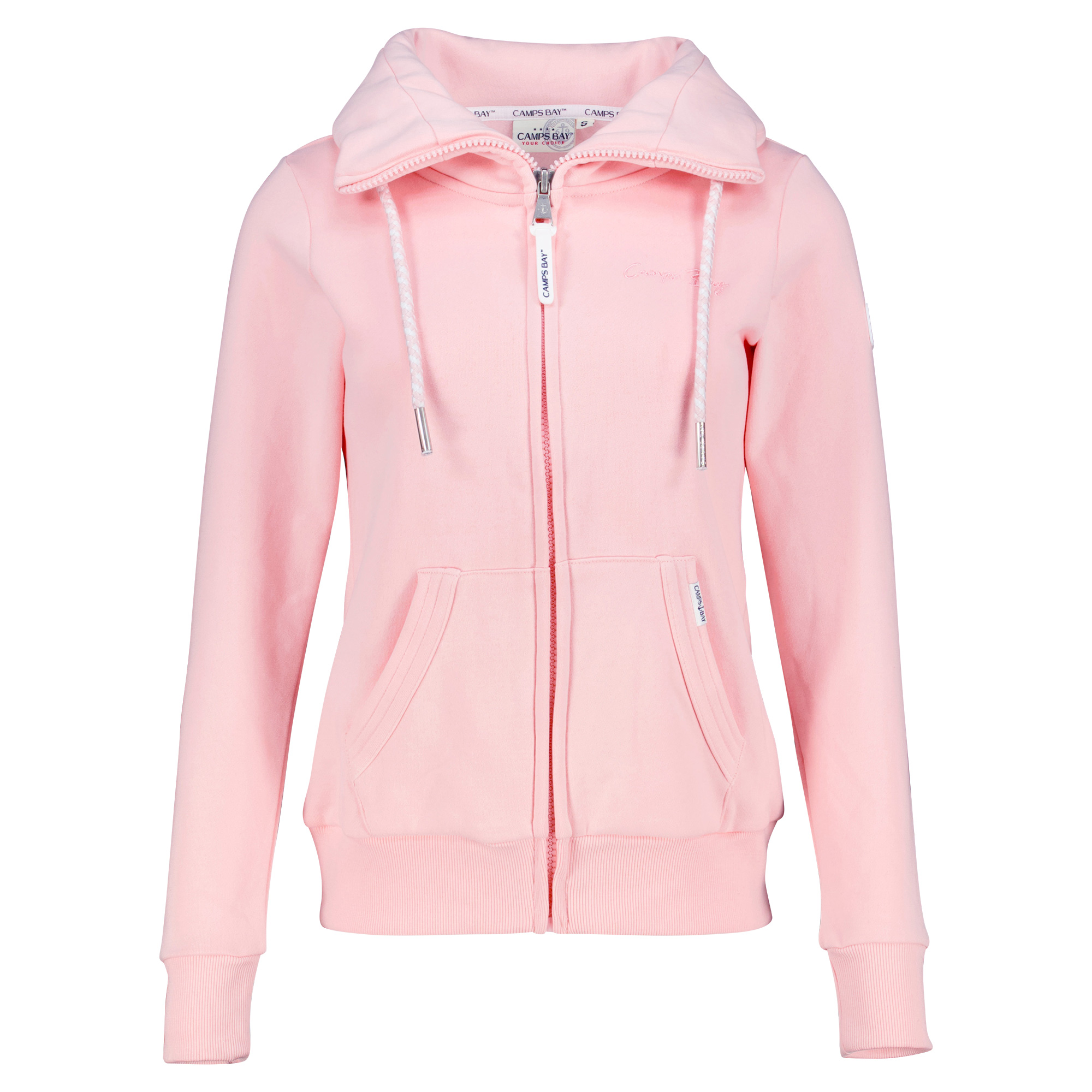 Weibliches Model mit CAMPS BAY Sweatjacke in Rosequartz