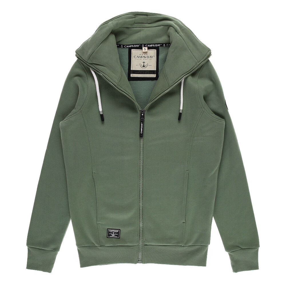 Männliches Model mit CAMPS BAY Sweatjacke in Sea Spray