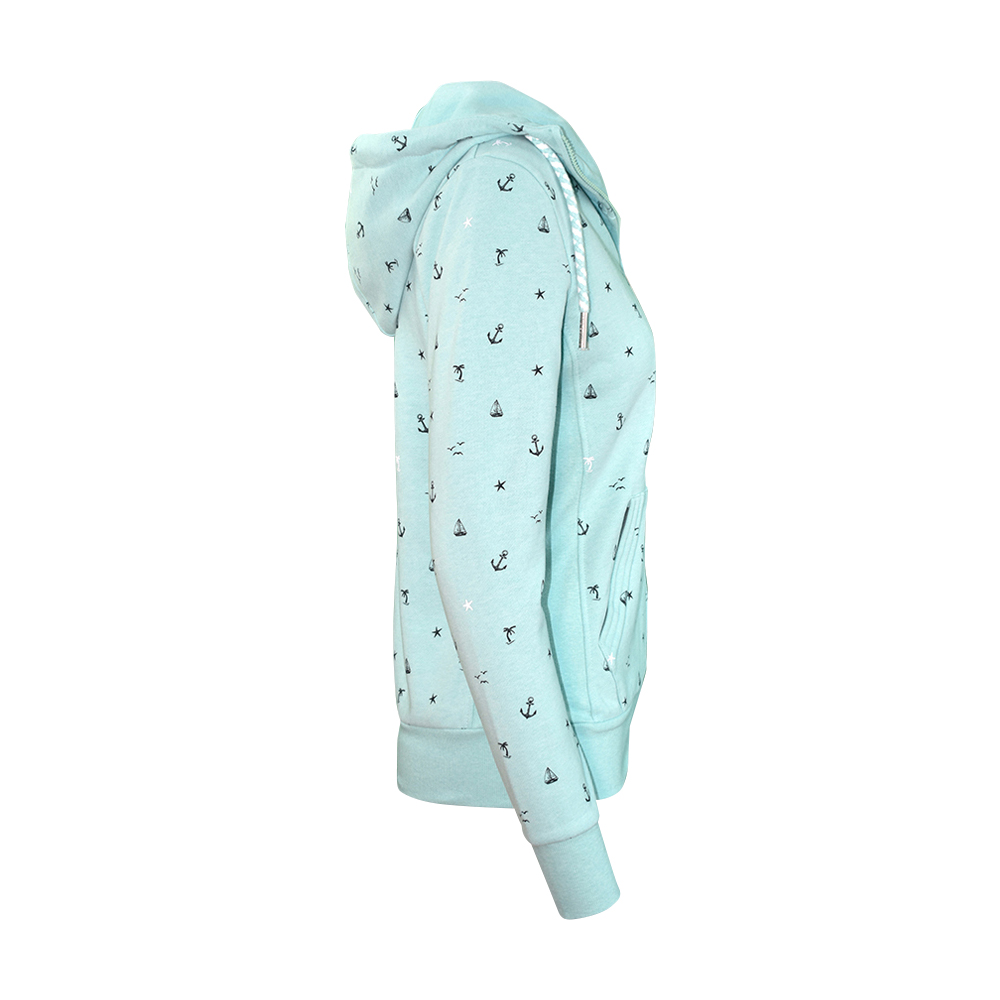 Weibliches Model mit CAMPS BAY Sweatjacke in Aqua Sky Melange