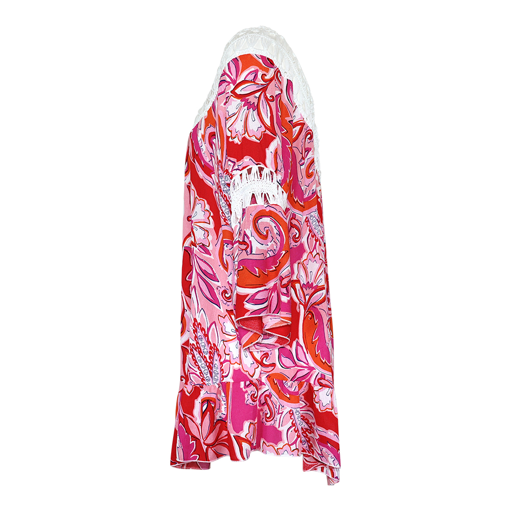 Weibliches Model mit CAMPS BAY Bluse in Pink Div.