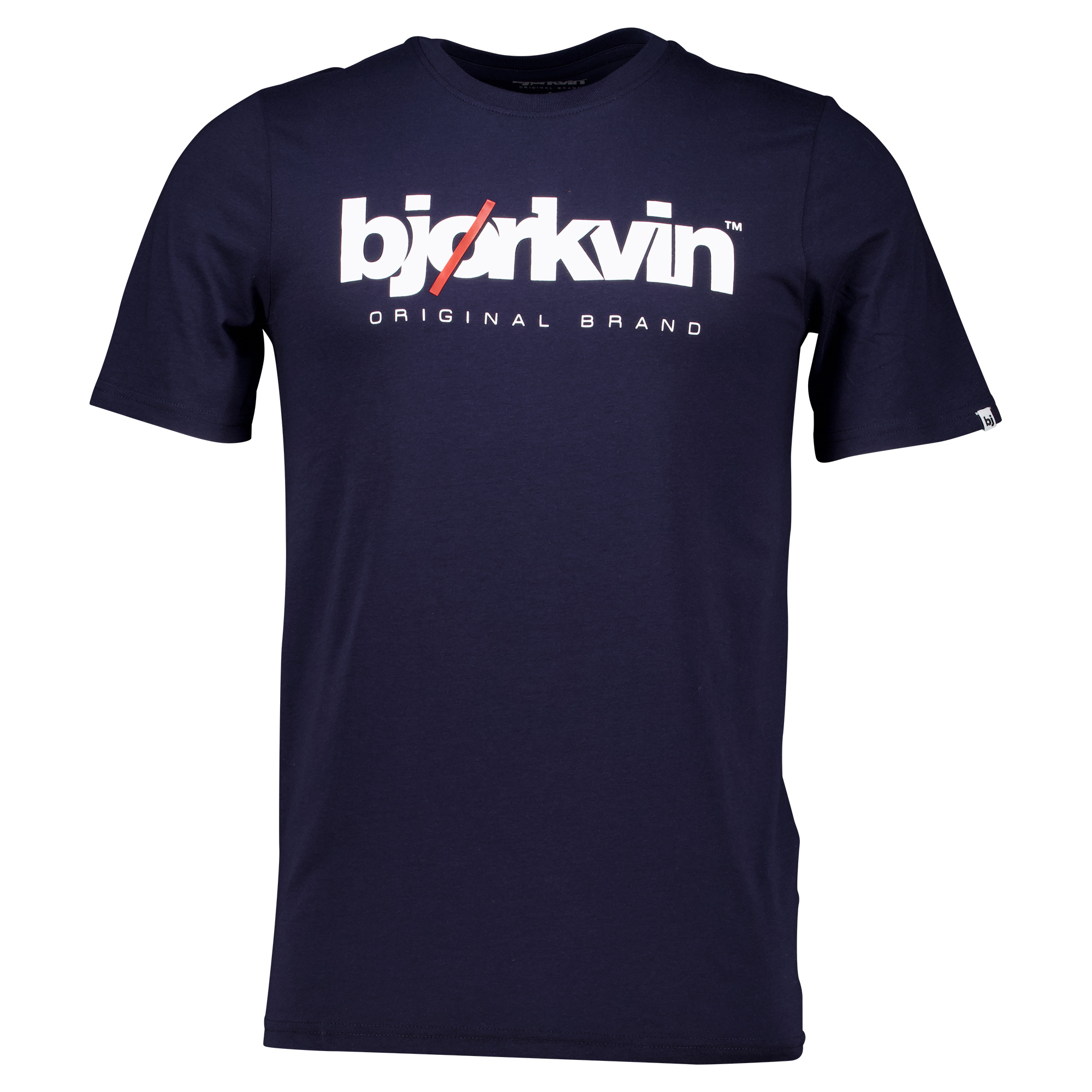 Männliches Model mit Björkvin Shirt in Night Sky