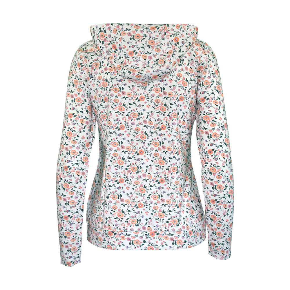 Weibliches Model mit CAMPS BAY Hoodie in Fusion Coral Flowers