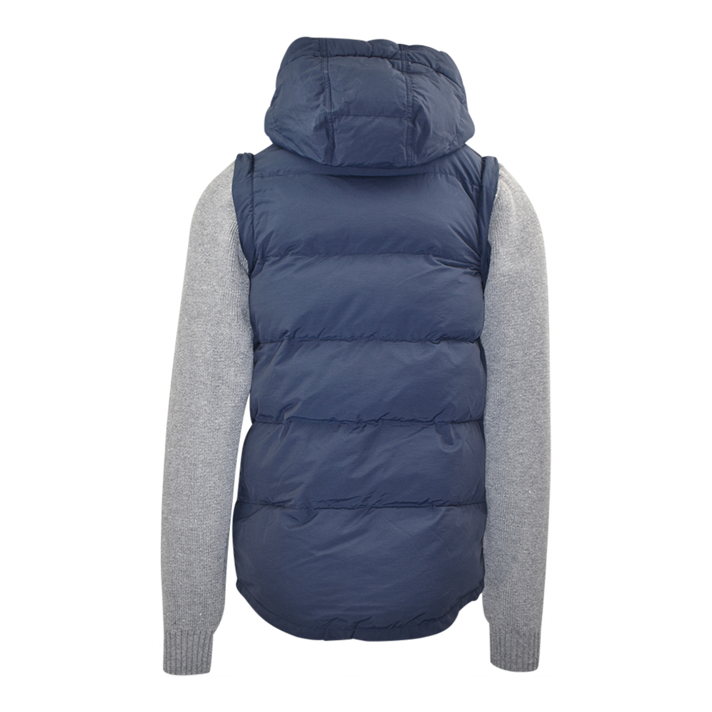 Männliches Model mit CAMPS BAY Westenjacke in Total Eclipse Navy